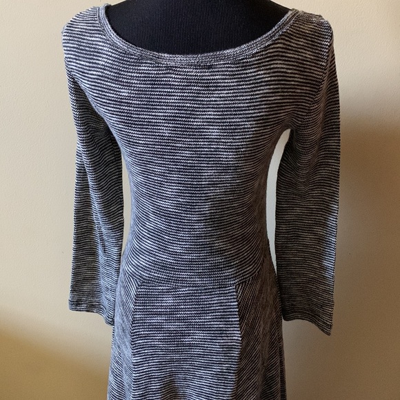 American Eagle Outfitters- Size Small - stretch dress Excellent Condition - Picture 2 of 5